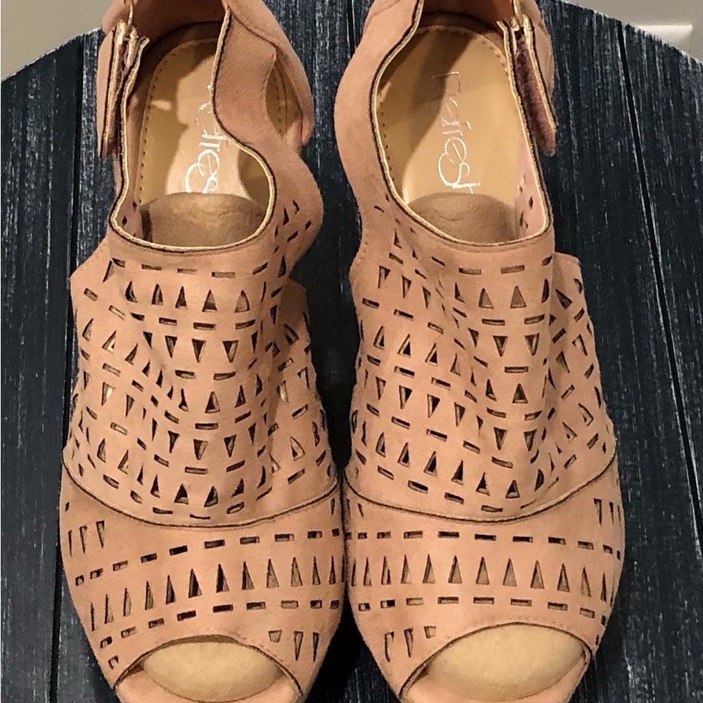 Refresh Blush Wedges - Picture 3 of 6